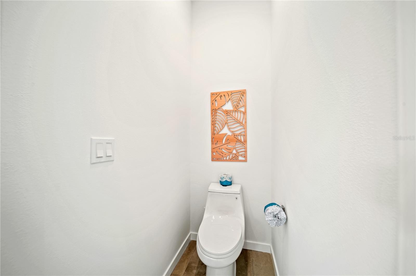 2327 Hillview St Property Photo 26