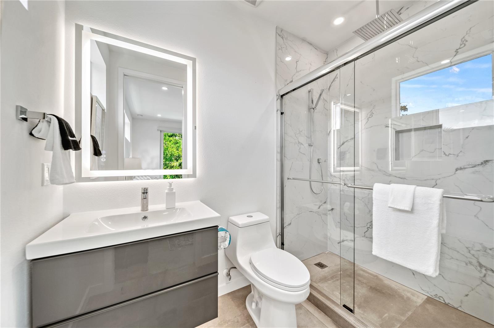 2327 Hillview St Property Photo 46