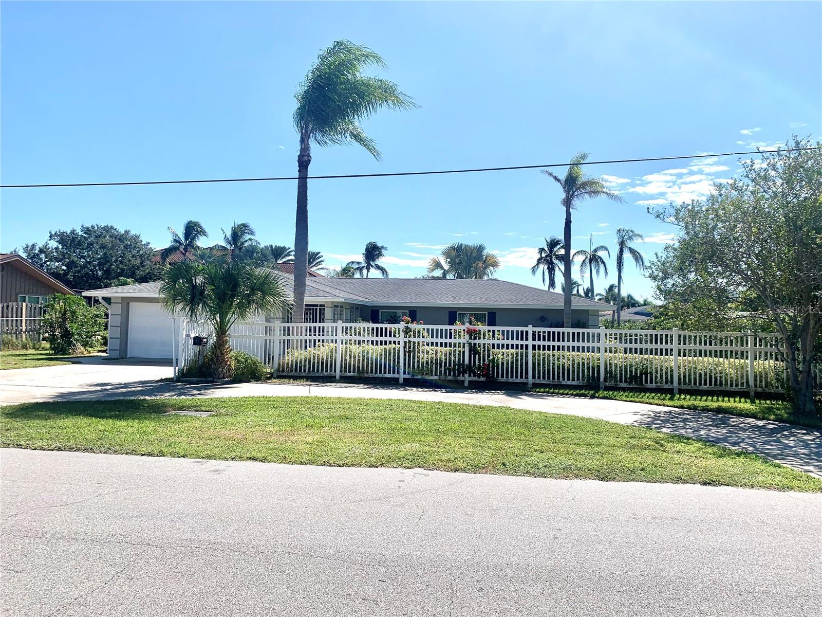 1714 MEADOWOOD ST Property Photo 1
