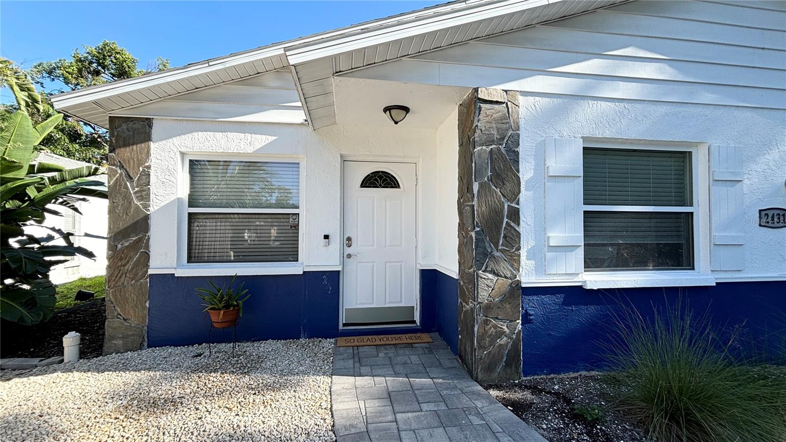 2431 Loma Linda St Property Photo 3