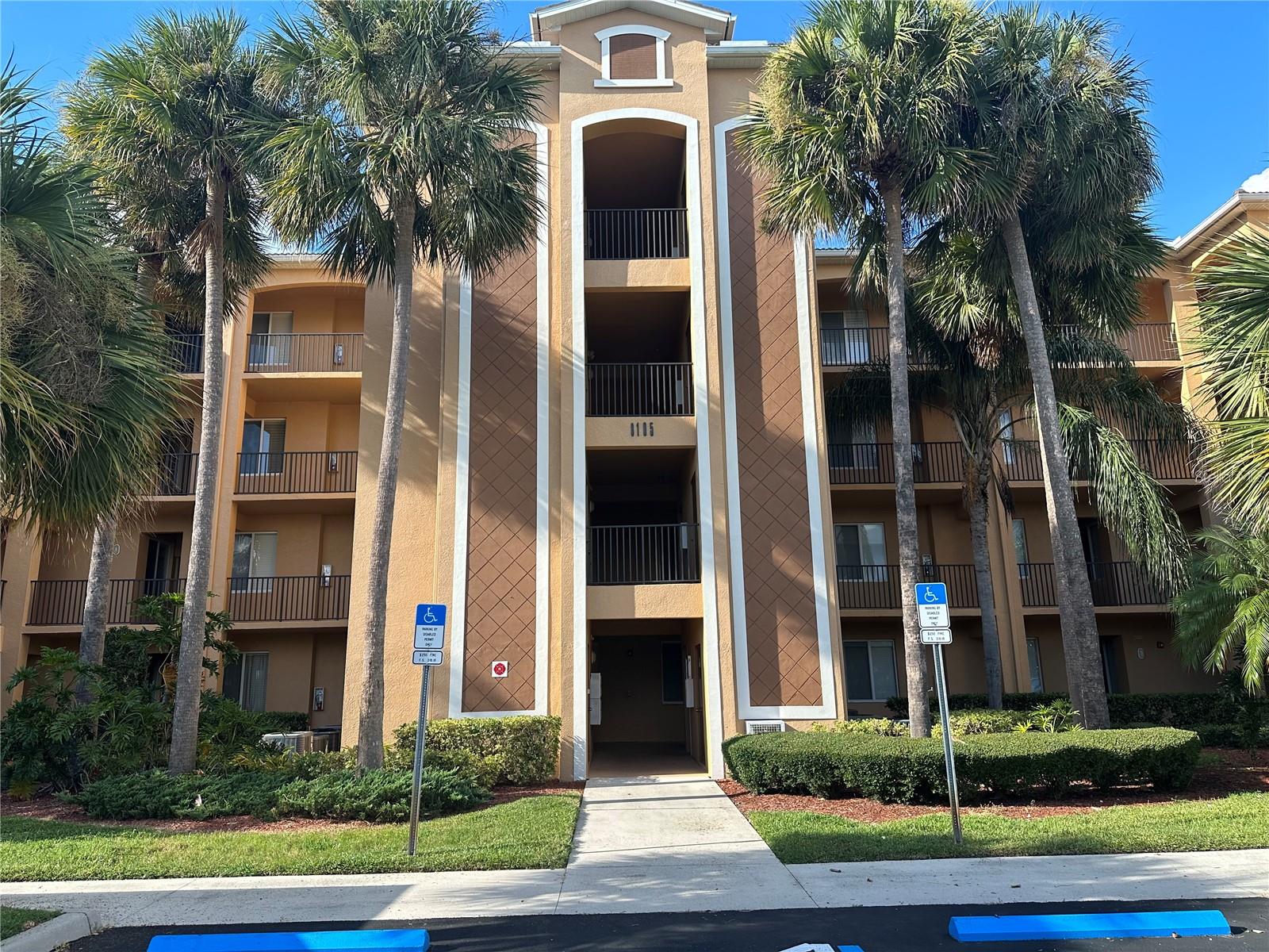 8105 Grand Estuary Trl #404 Property Photo 2