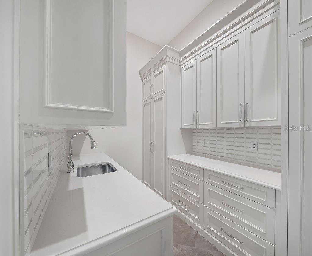 4015 Nw 85th Ter Property Photo 15