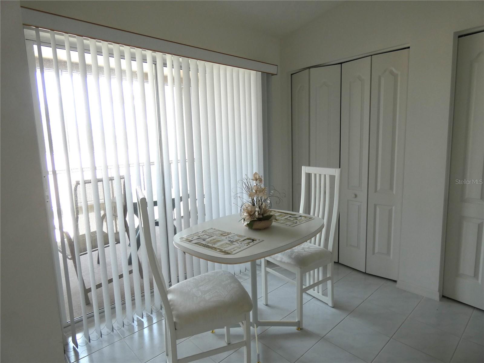 9641 Castle Point Dr #1225 Property Photo 5