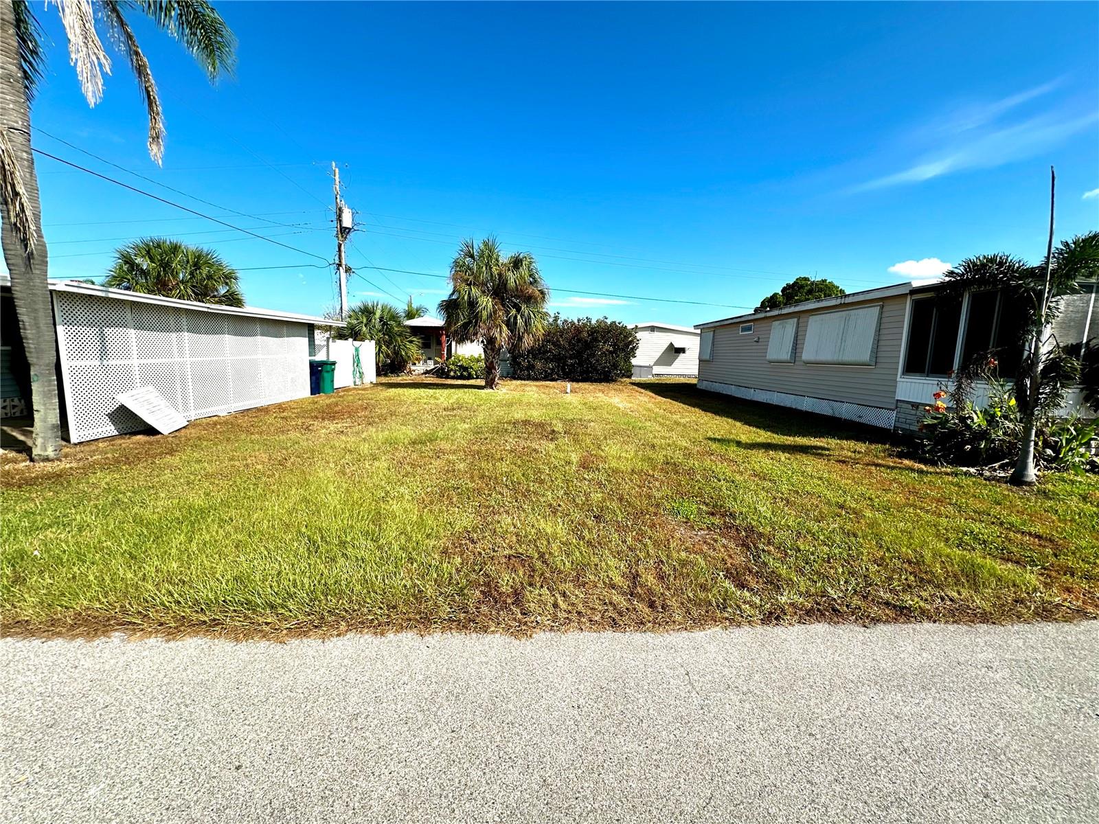 23 Flores Dr Property Photo 1