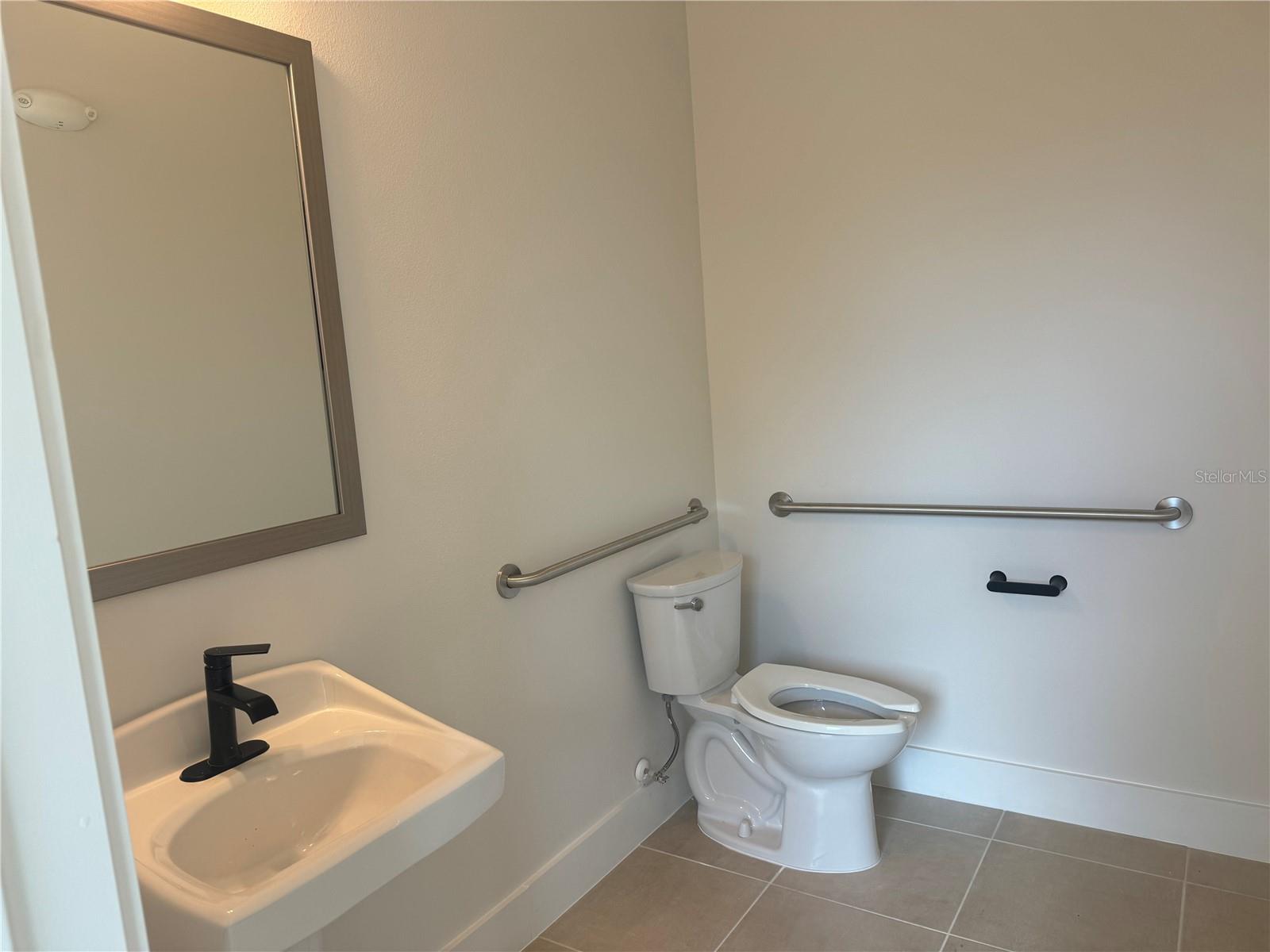 407 Mike Roberto Way #e-5 - Or Property Photo 8