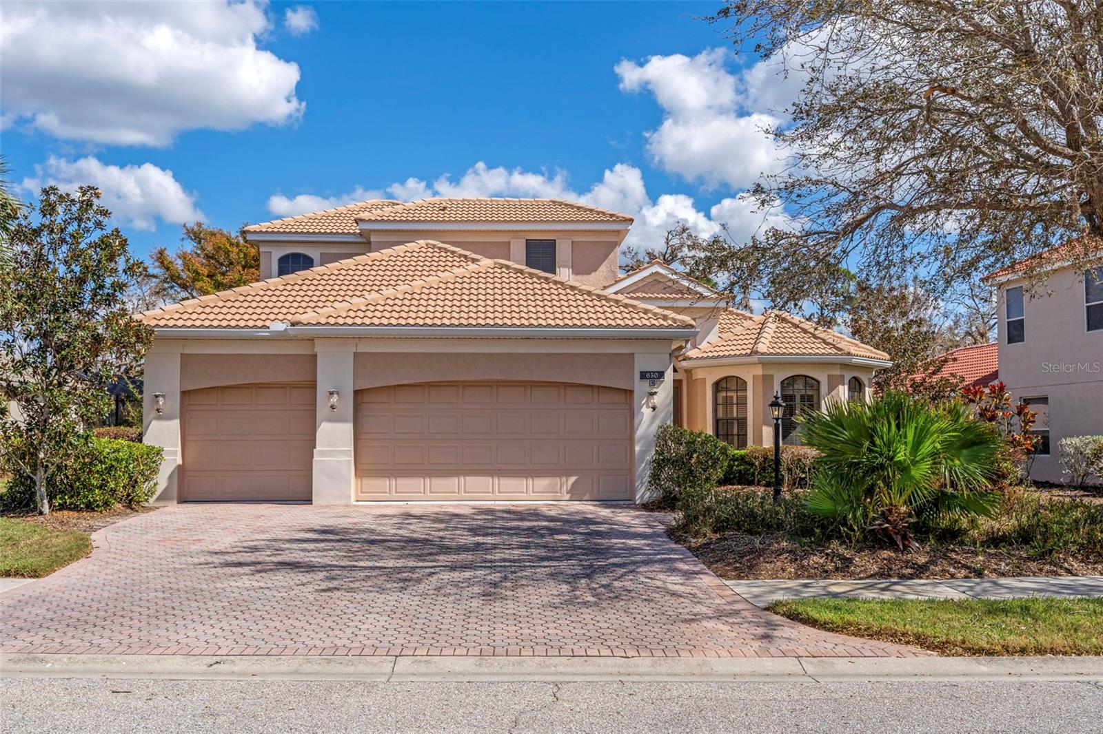 650 CRANE PRAIRIE WAY