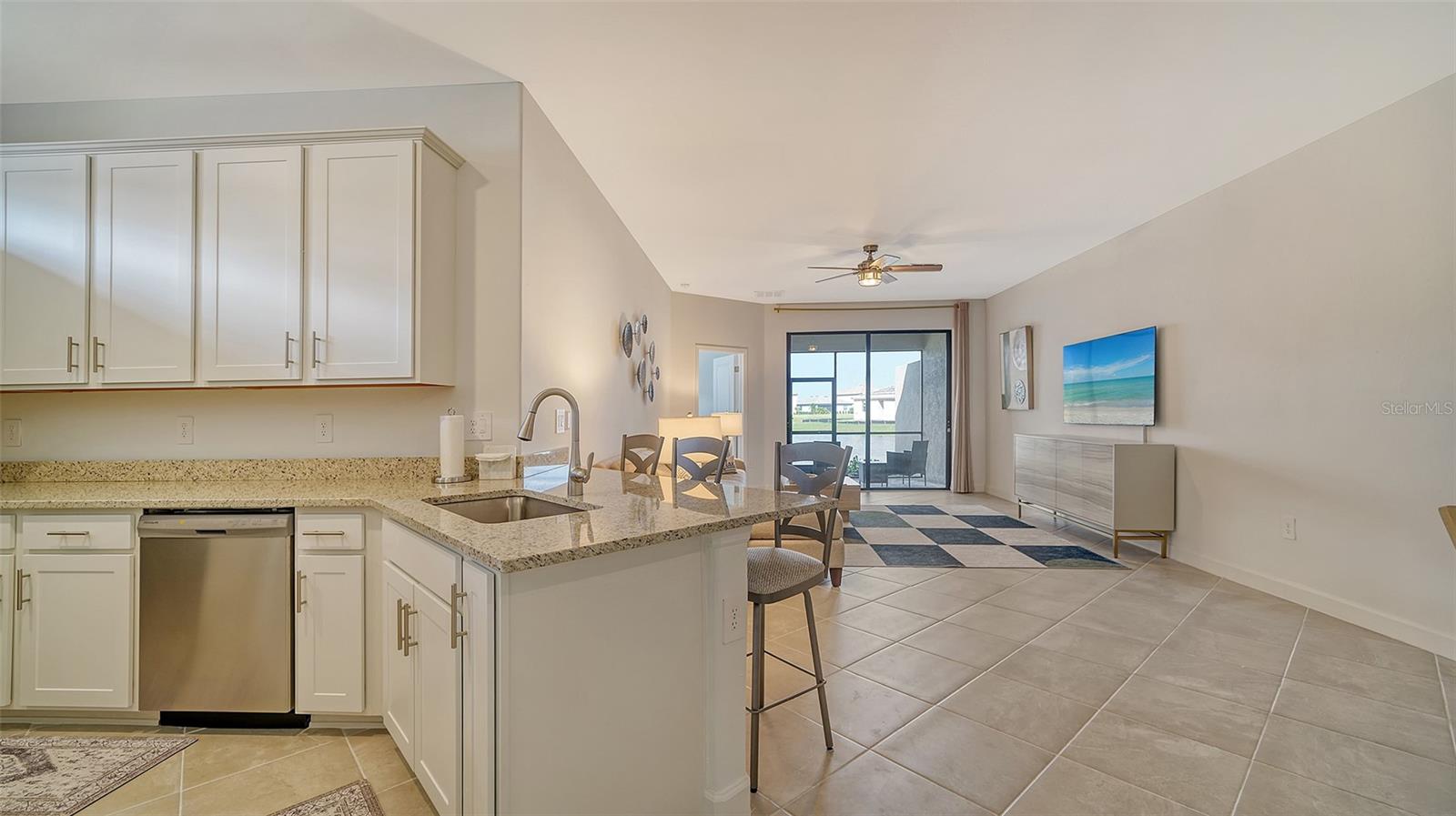 15721 Sunny Day Dr Property Photo 3