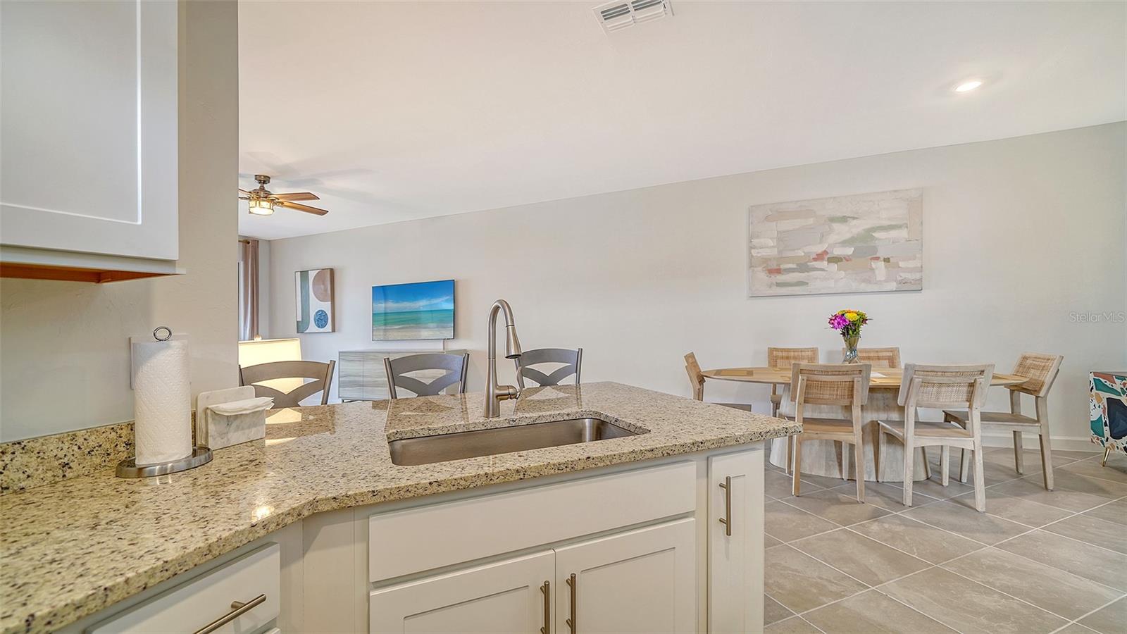 15721 Sunny Day Dr Property Photo 5
