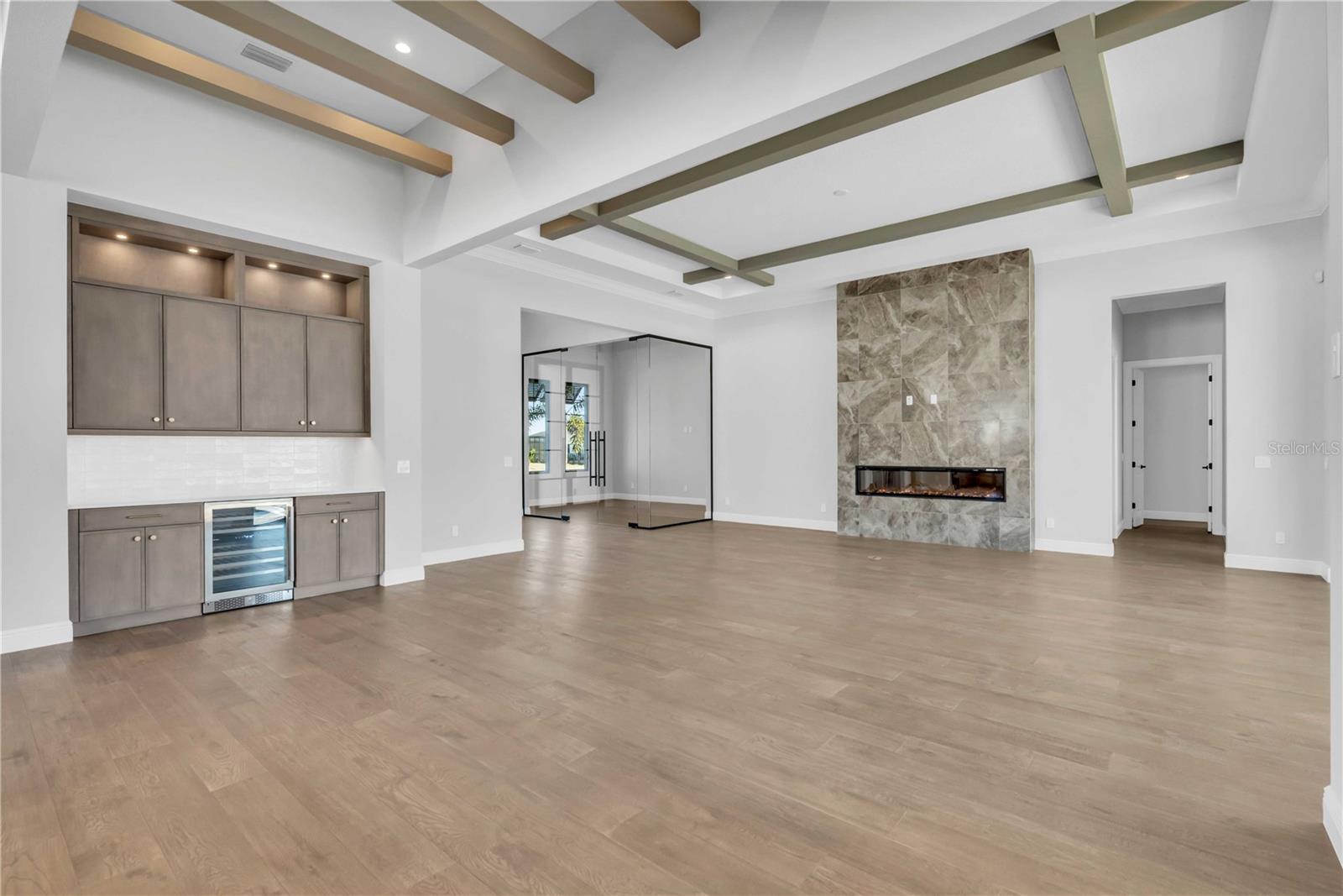 1018 Blue Shell Loop Property Photo 6
