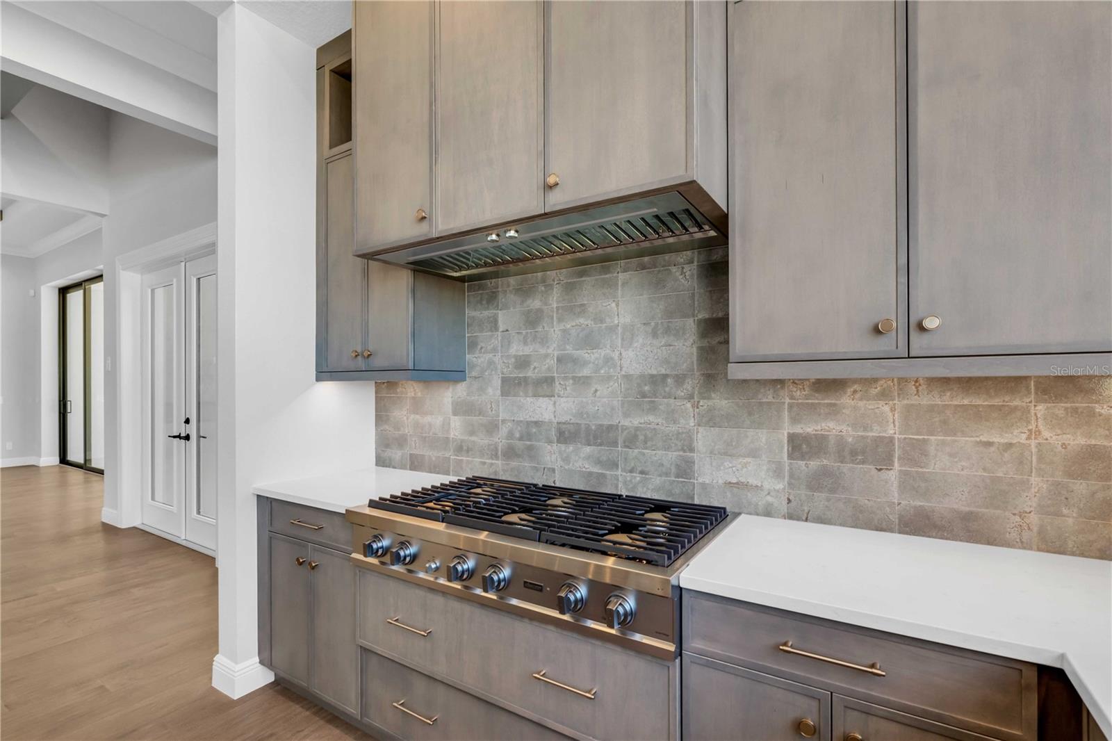 1018 Blue Shell Loop Property Photo 15