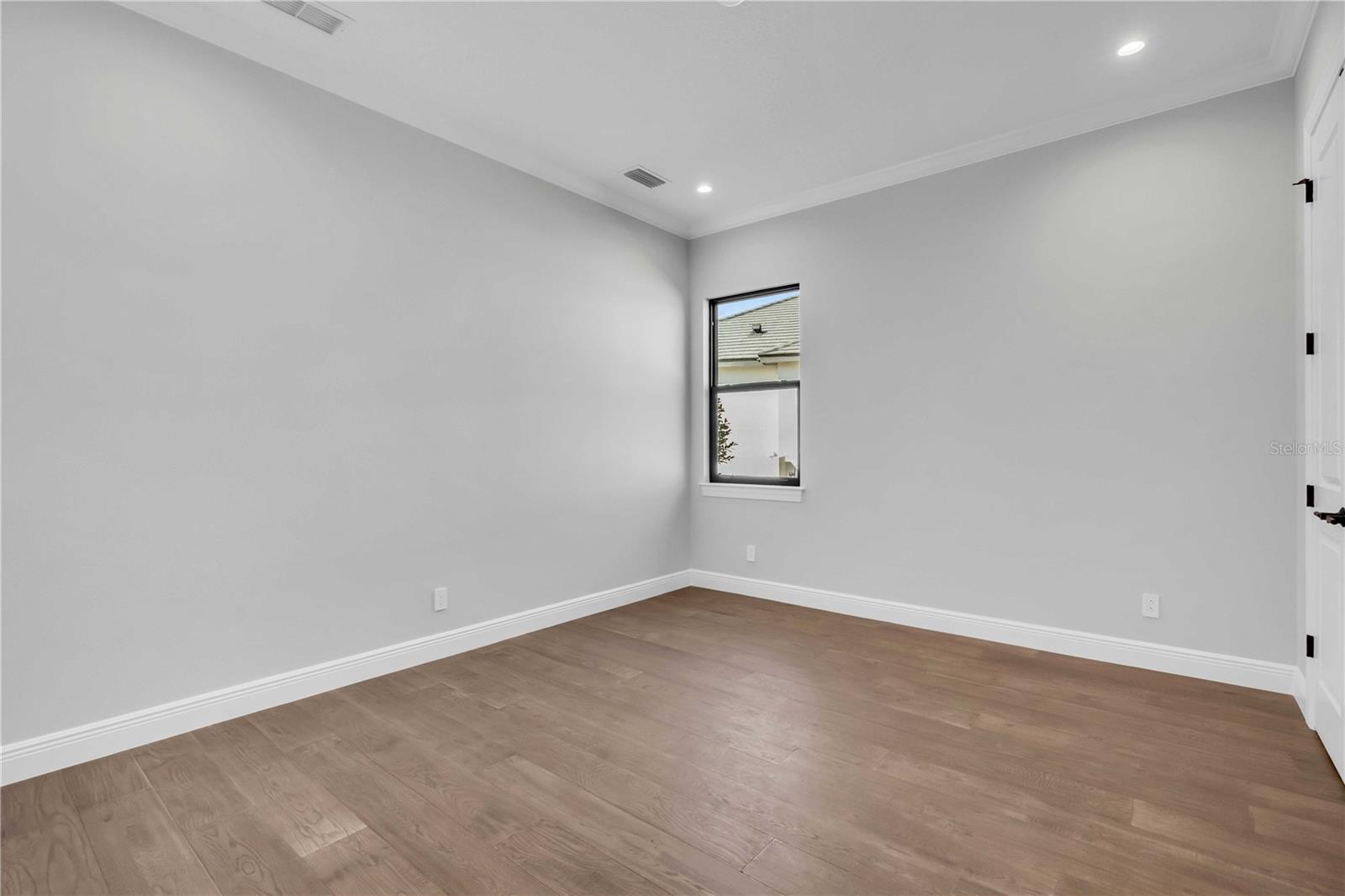 1018 Blue Shell Loop Property Photo 21