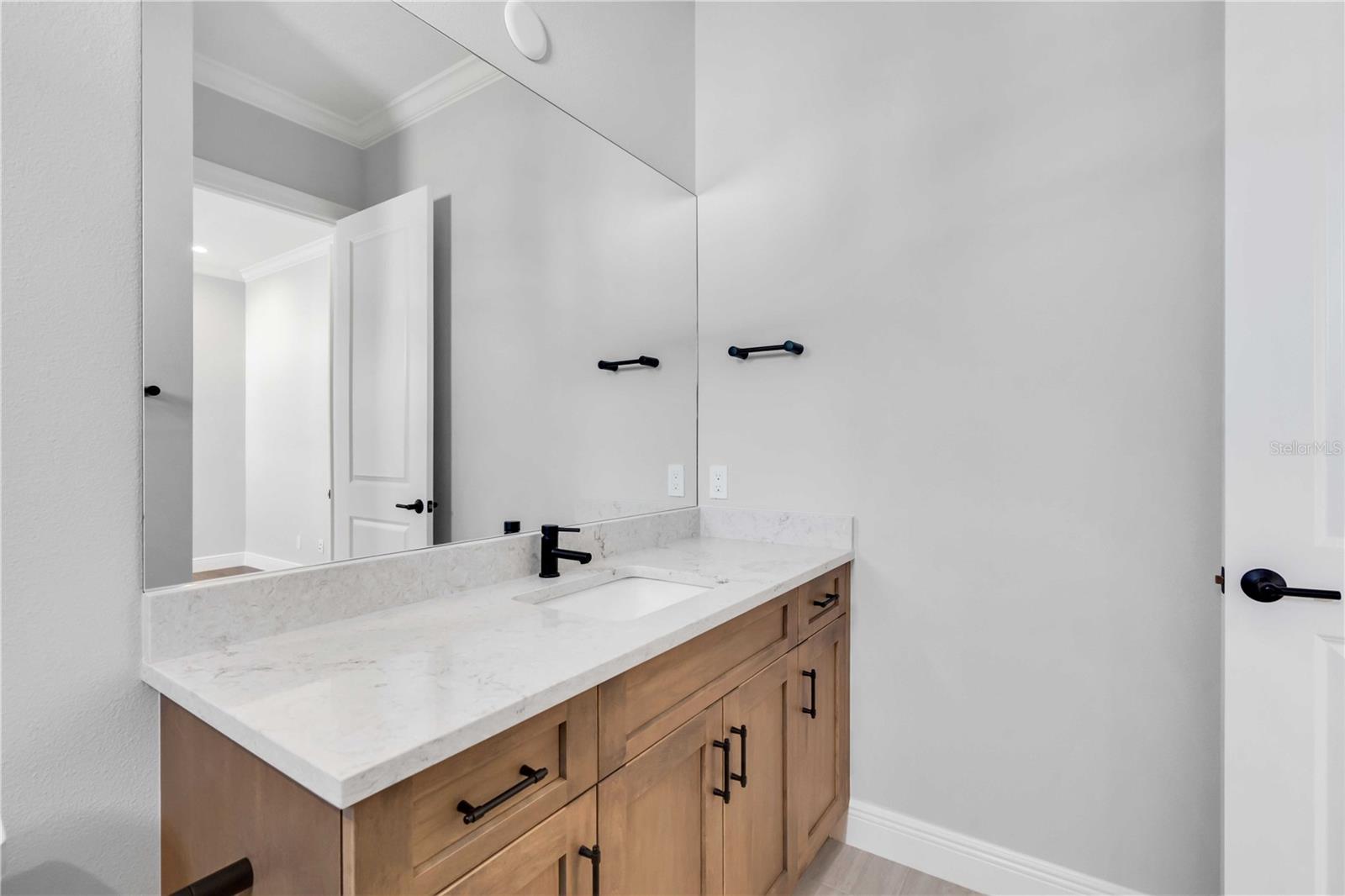 1018 Blue Shell Loop Property Photo 24
