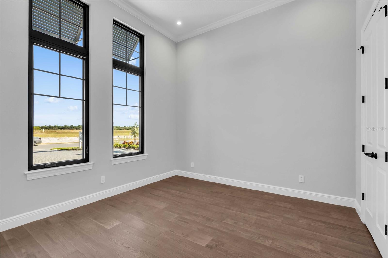 1018 Blue Shell Loop Property Photo 25