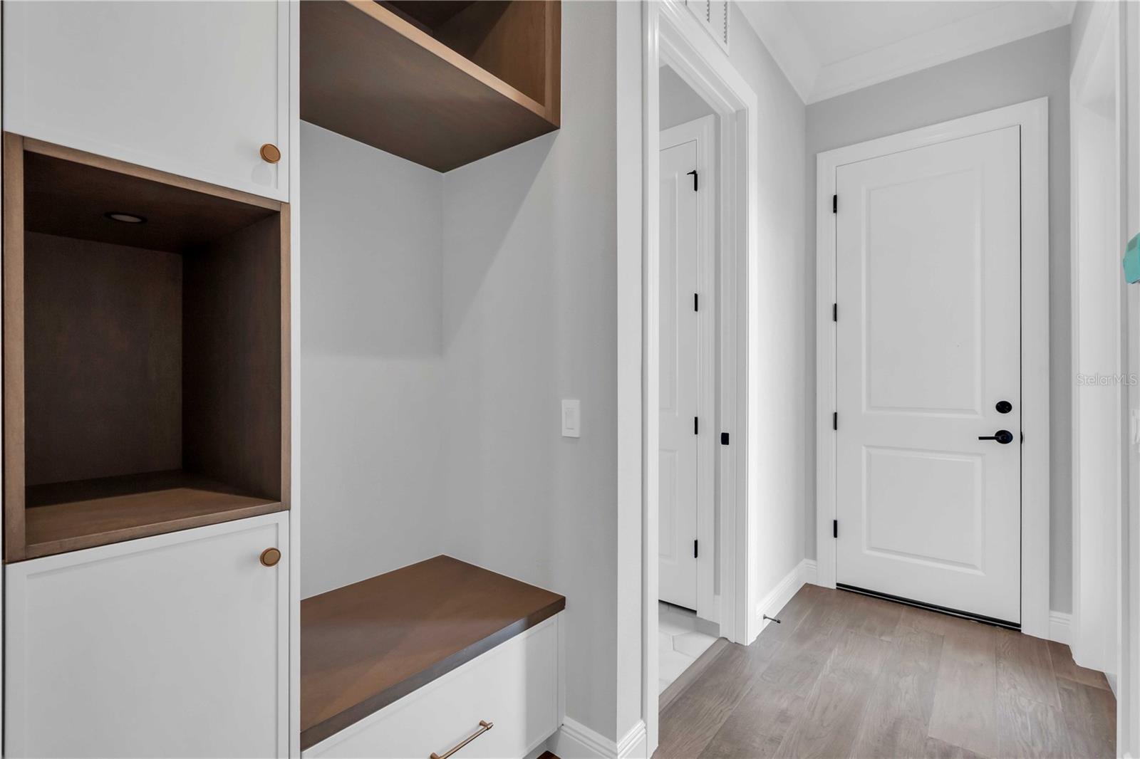 1018 Blue Shell Loop Property Photo 29