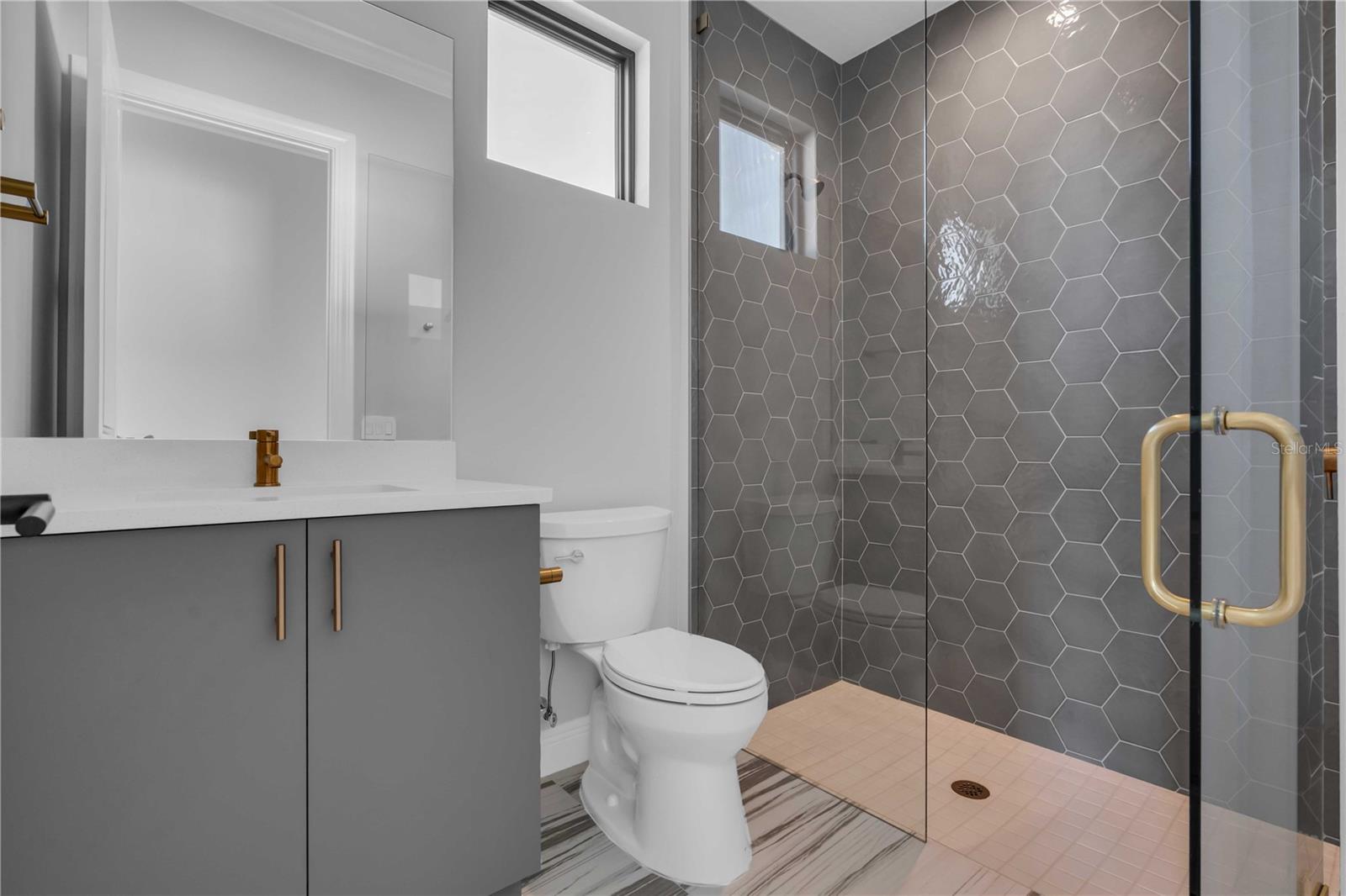 1018 Blue Shell Loop Property Photo 33