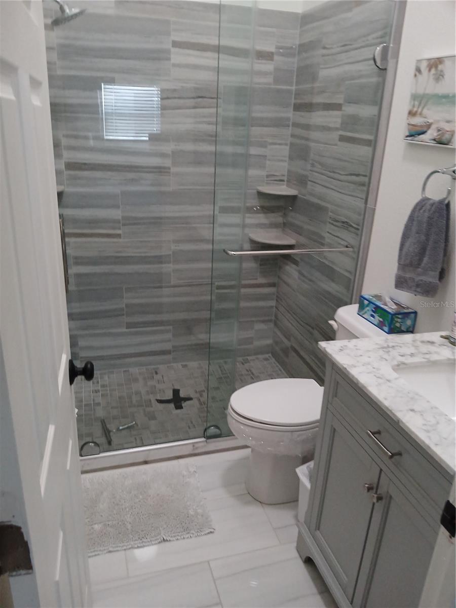 913 Waterside Ln #913 Property Photo 5