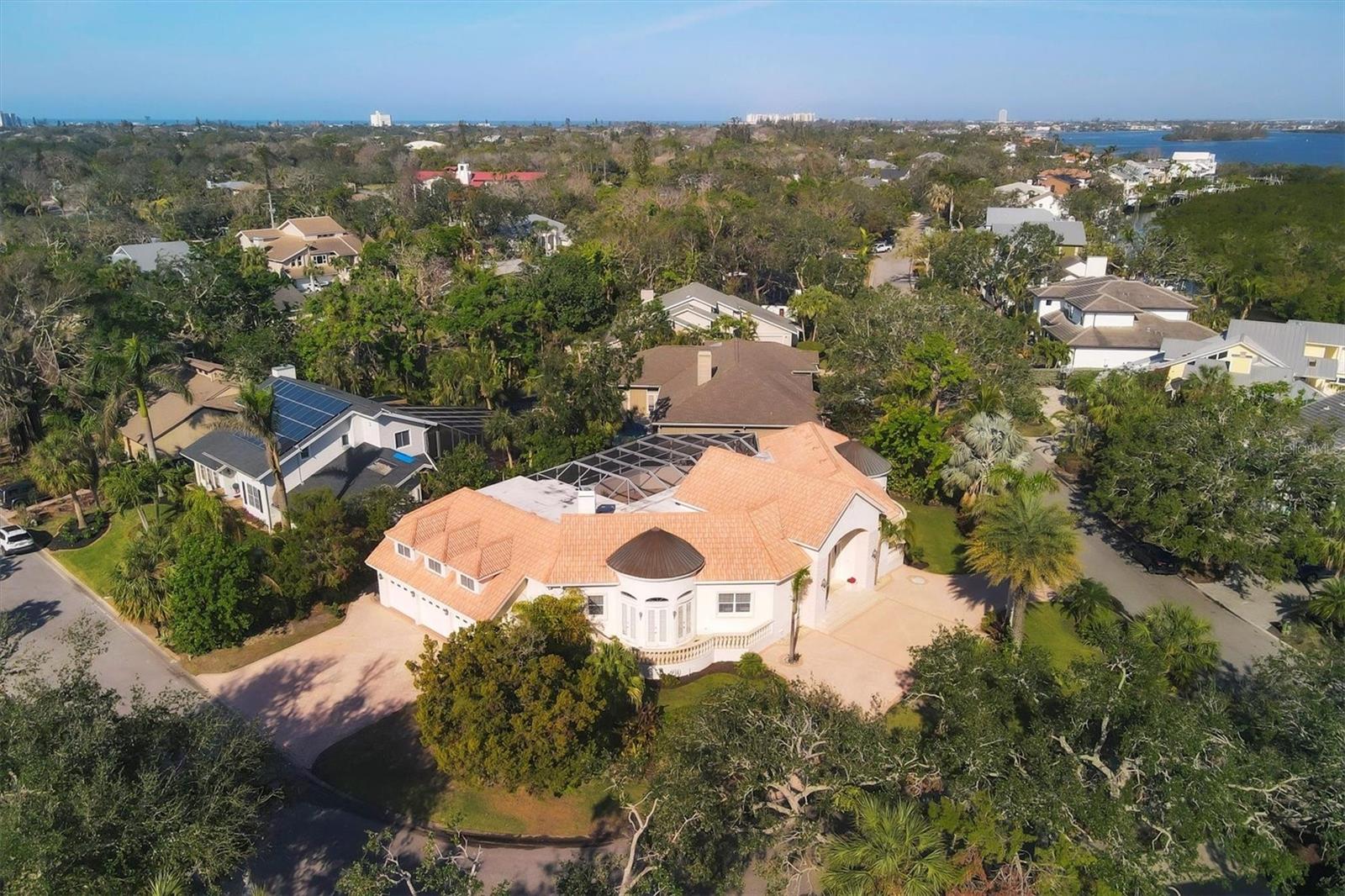 5331 SIESTA COVE DR Property Photo 1