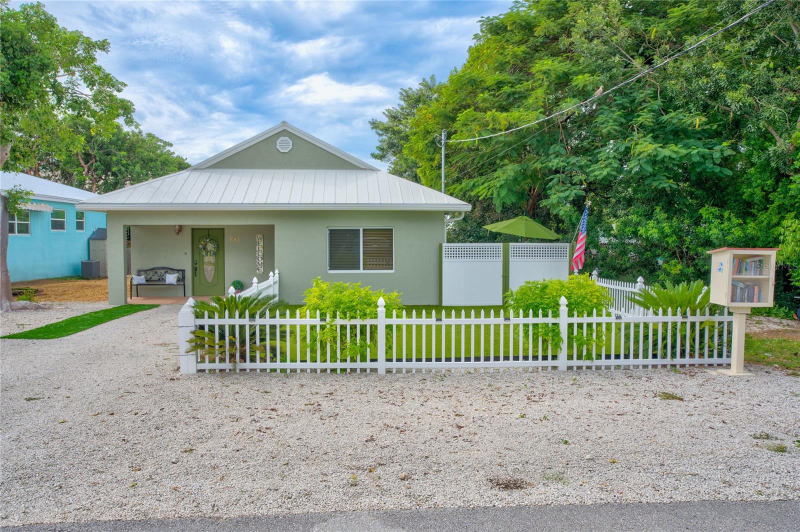 173 Hibiscus St Property Photo 1