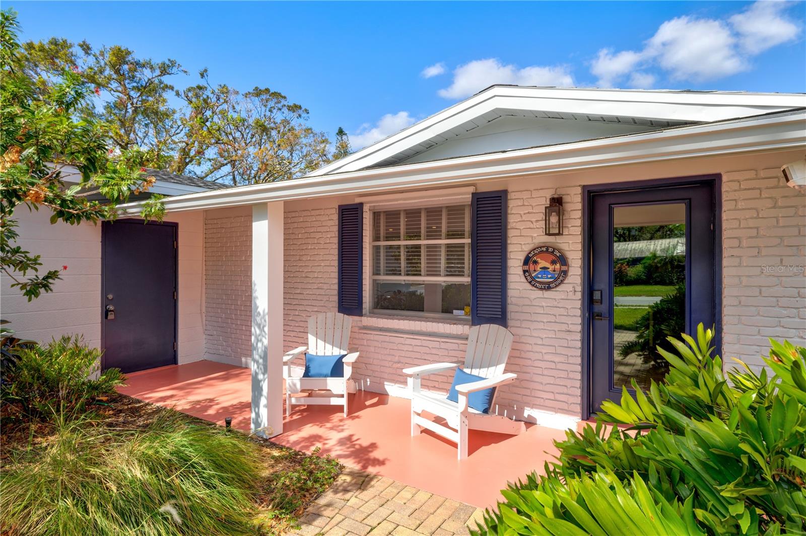 2365 Bay St Property Photo 1