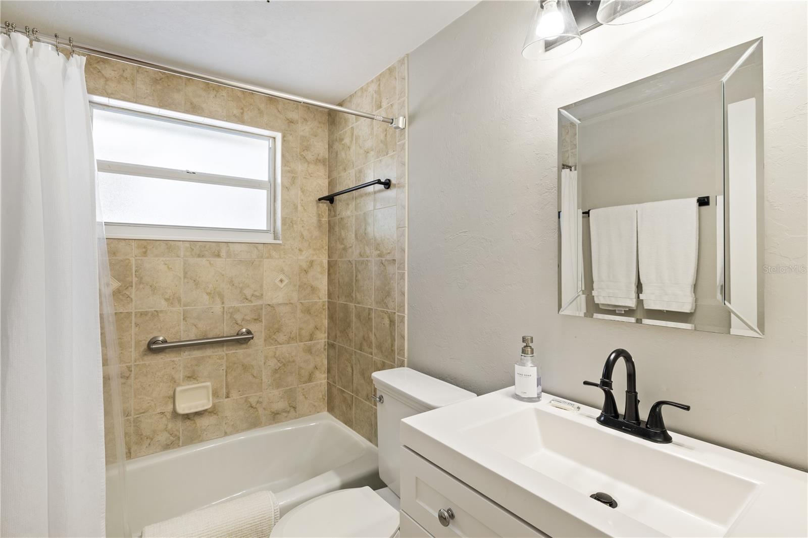 2365 Bay St Property Photo 30