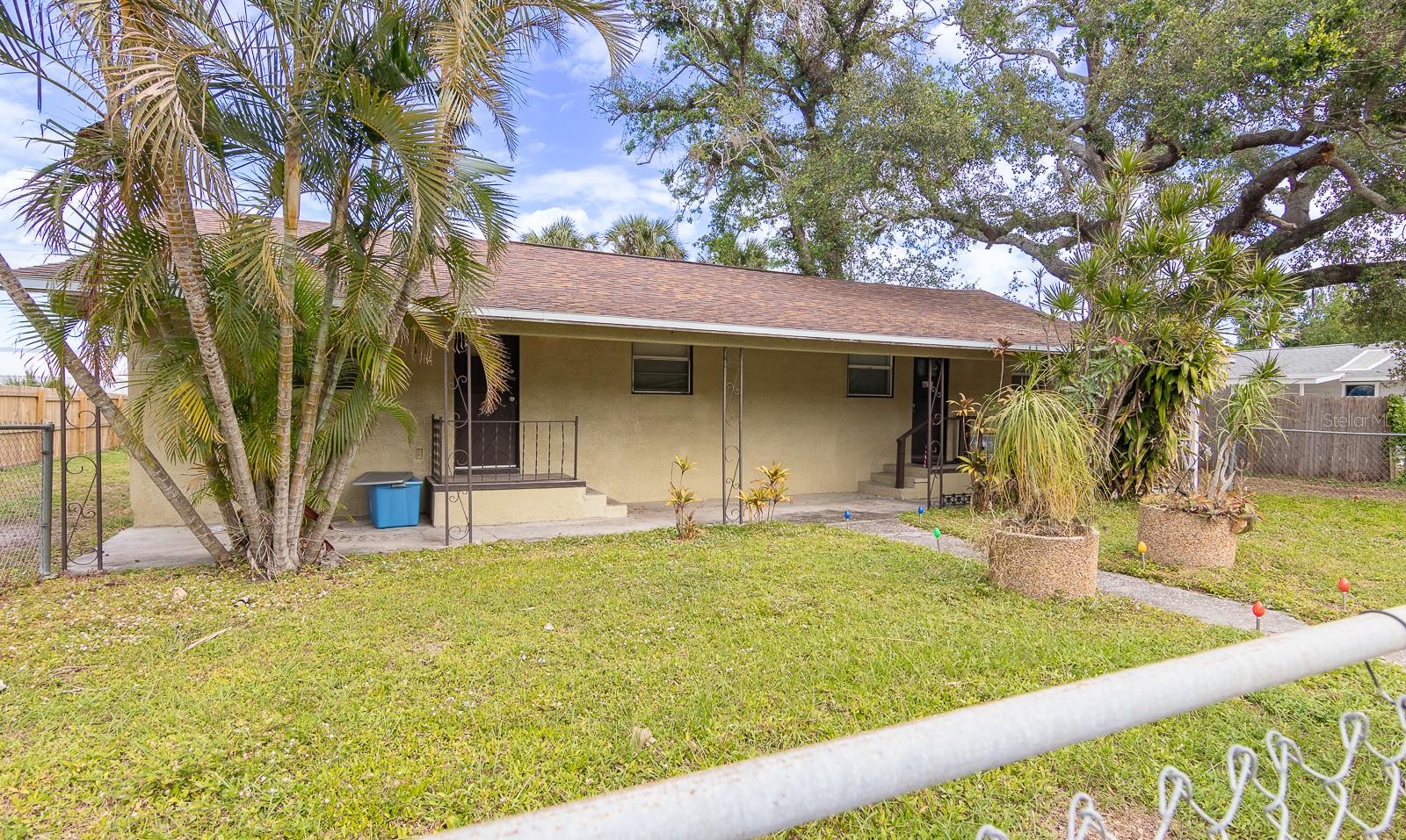 2029 Palm Ter Property Photo 1
