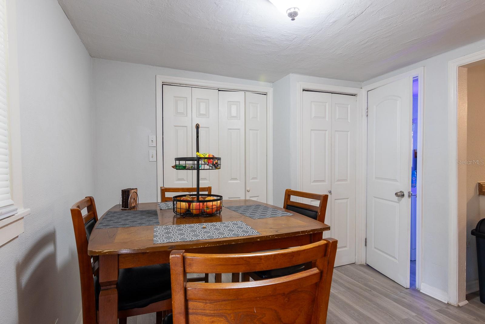 2029 Palm Ter Property Photo 8