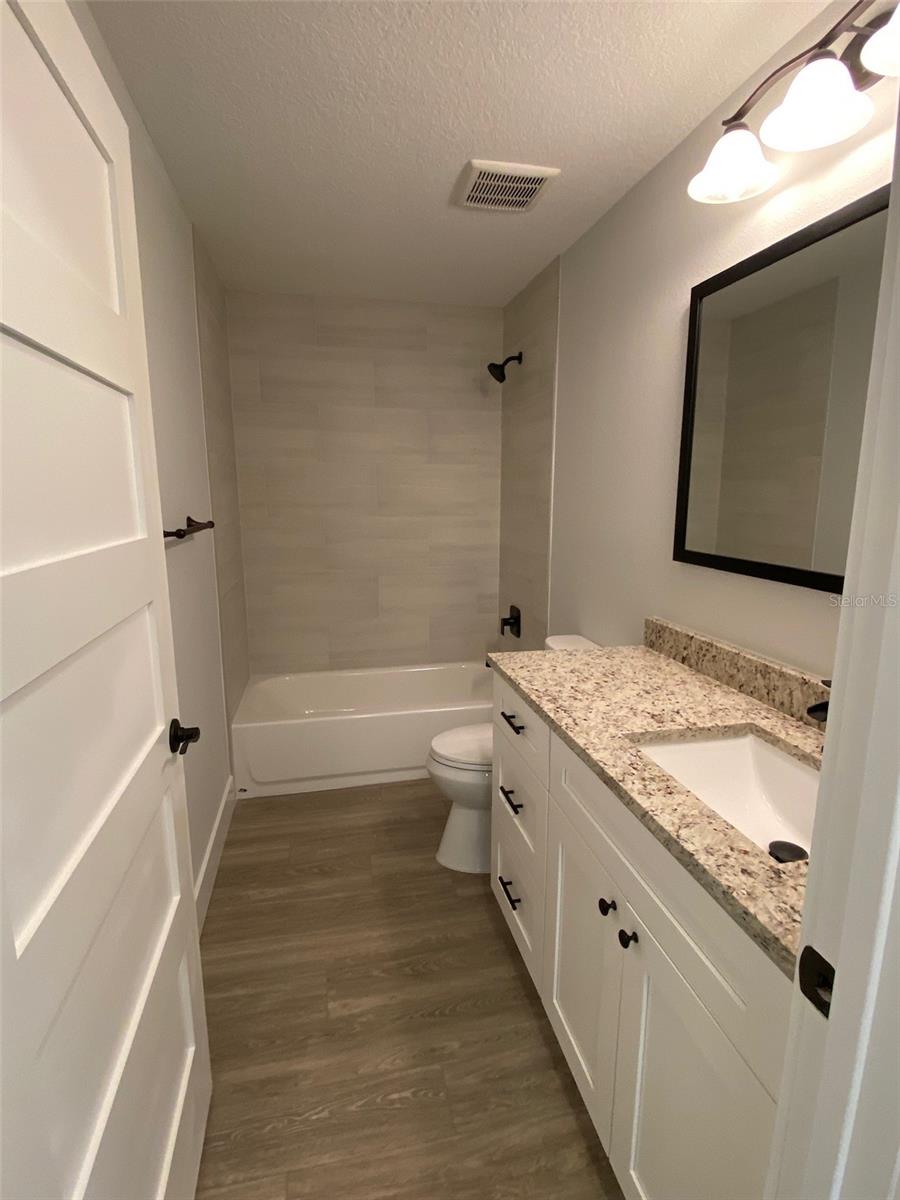 2933 Maiden Ln Property Photo 20