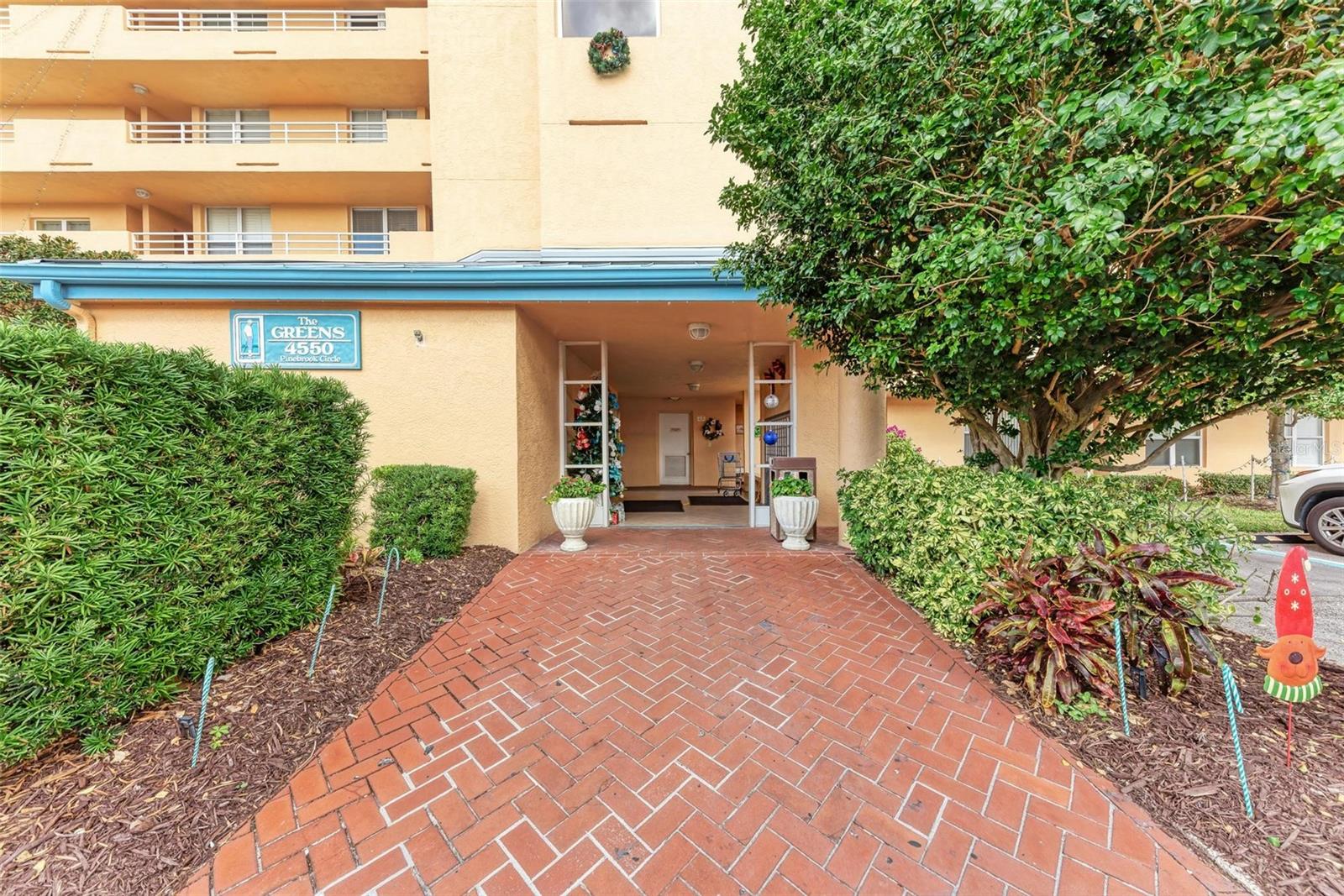 4550 PINEBROOK CIR #304 Property Photo 1