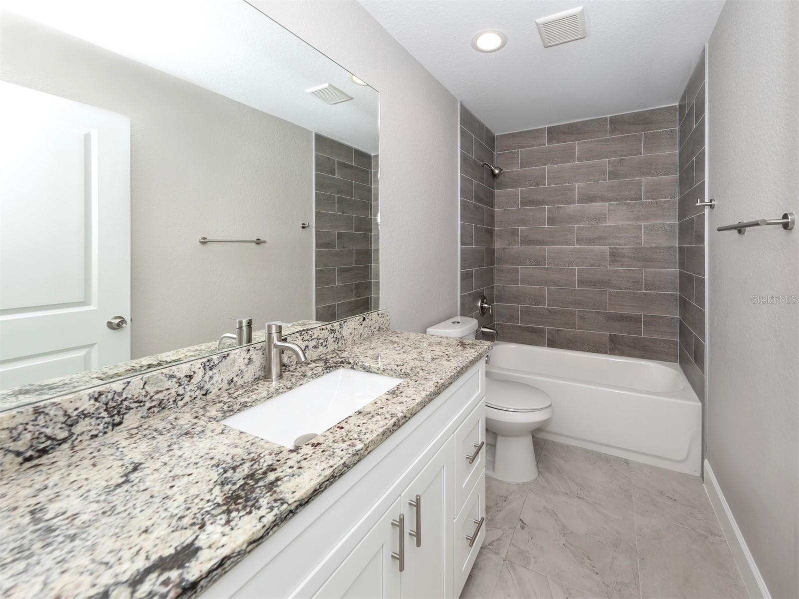 12063 Henley Ave Property Photo 7
