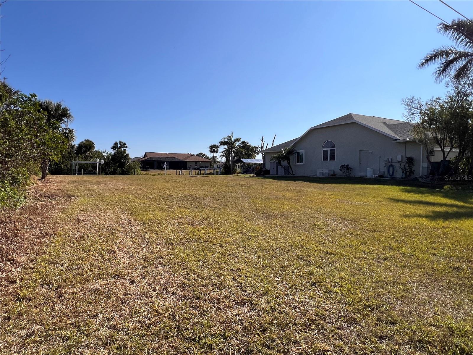4466 Bayview St Property Photo 5