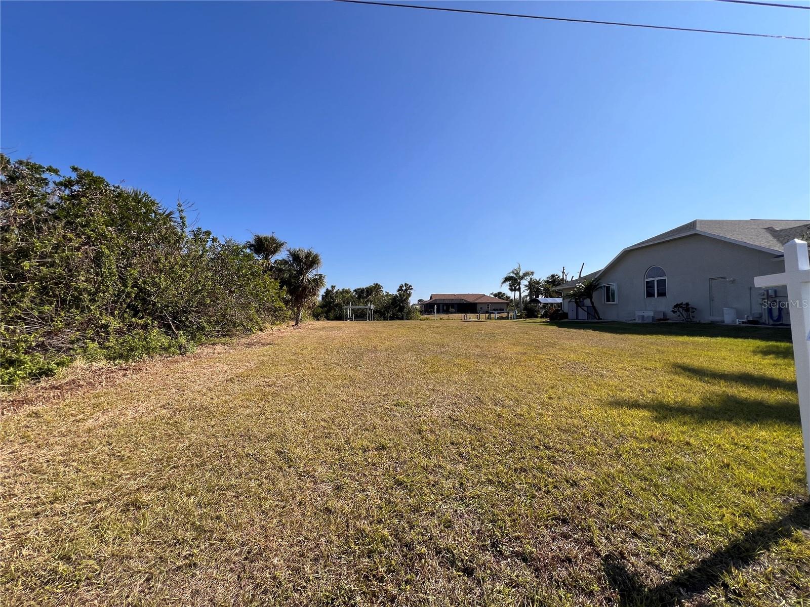 4466 Bayview St Property Photo 6
