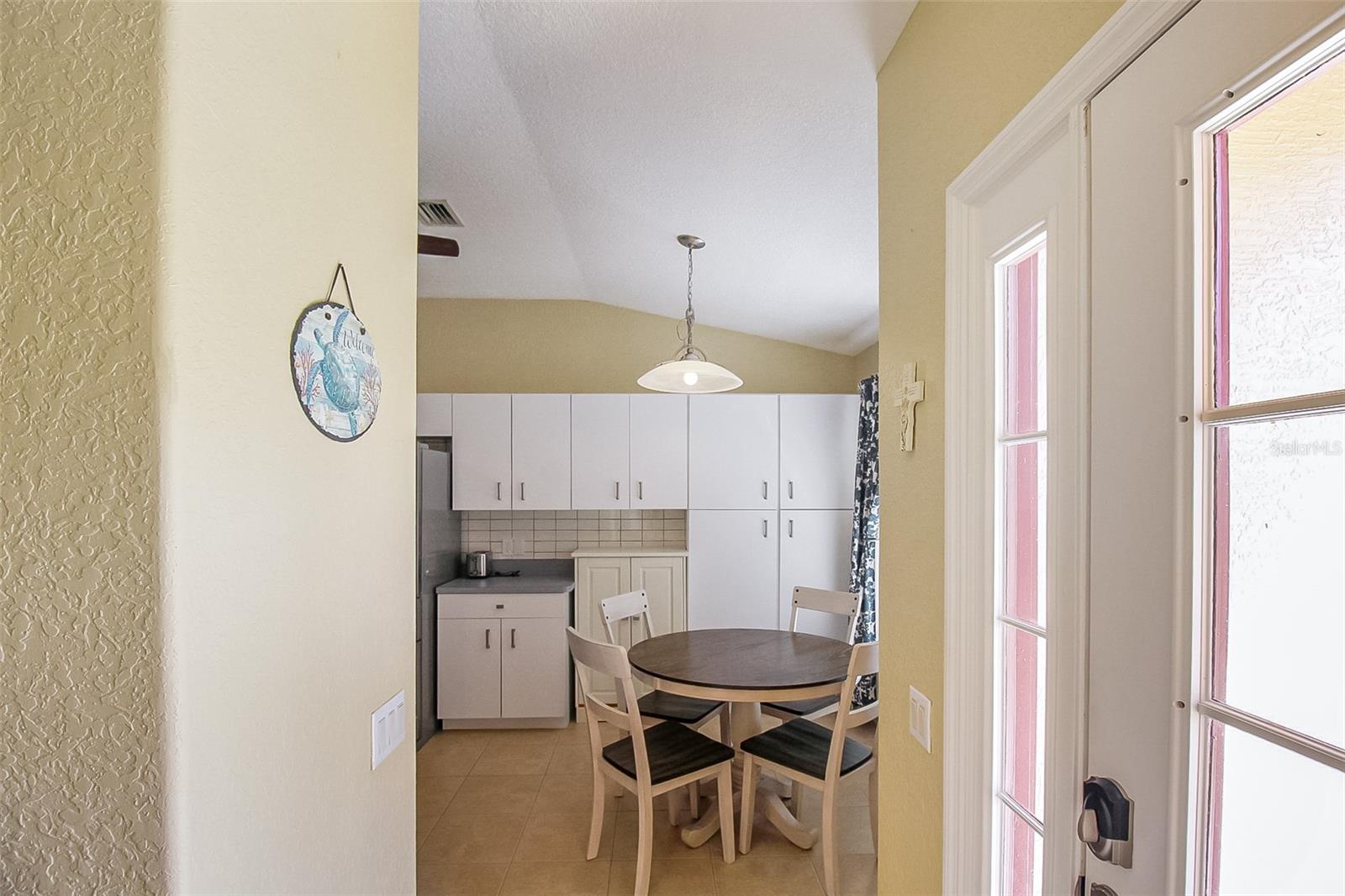 1465 Shields St Property Photo 4