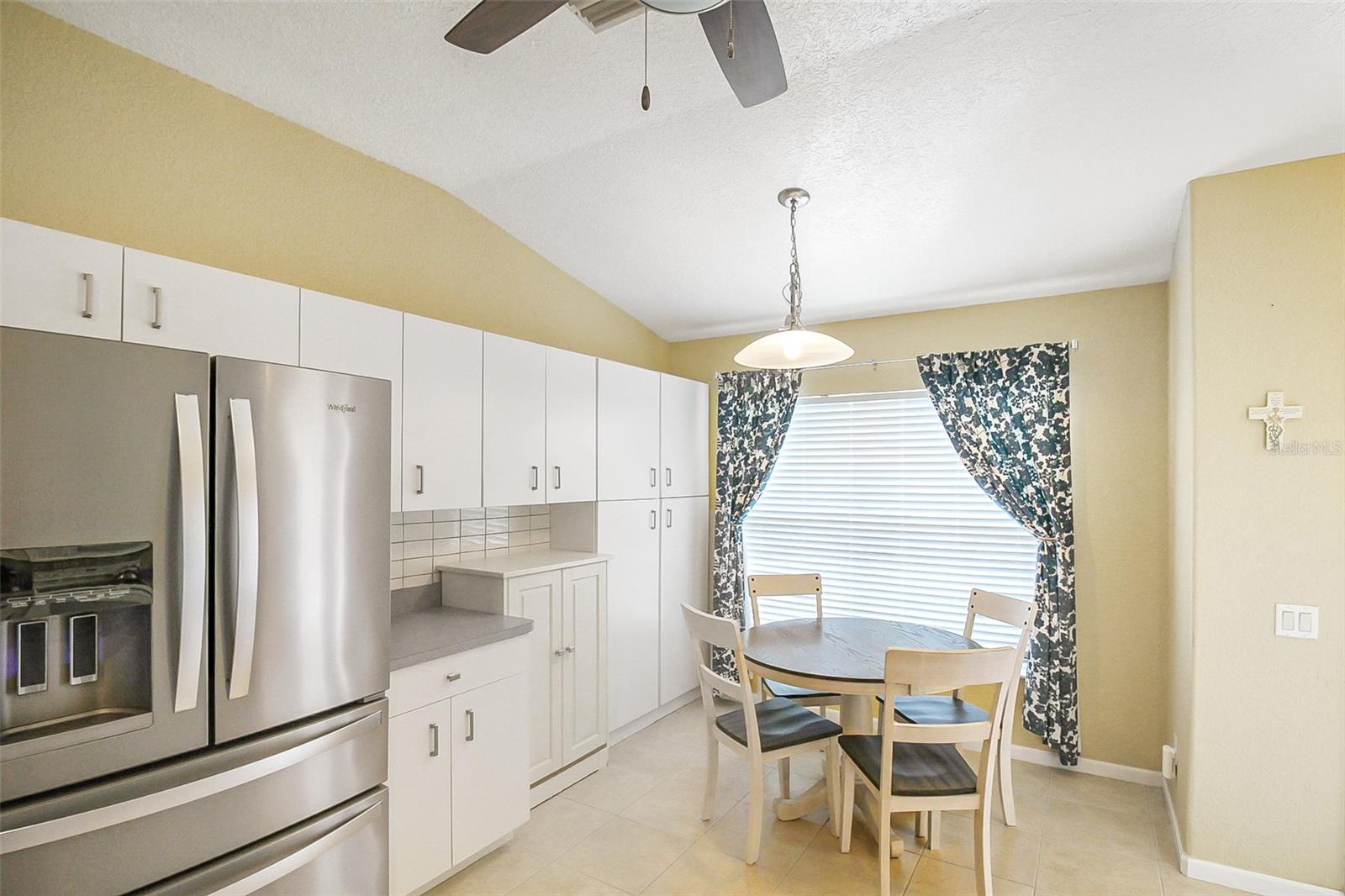 1465 Shields St Property Photo 6