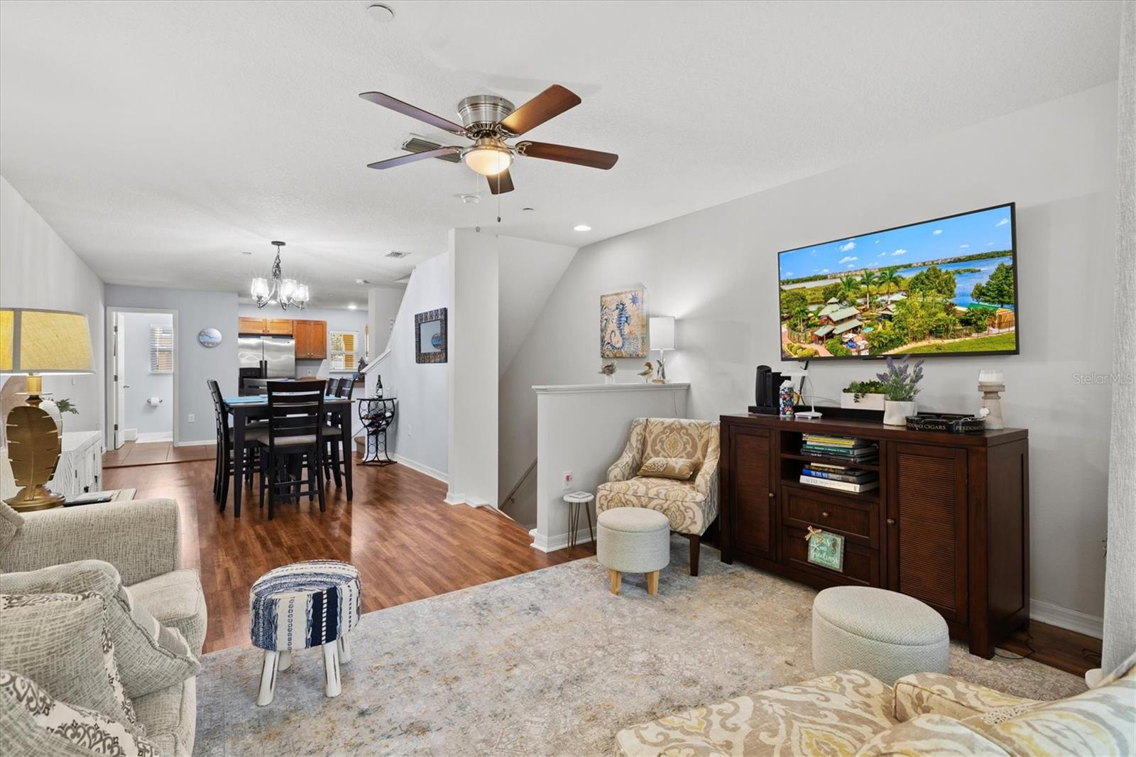 7325 Black Walnut Way Property Photo 4