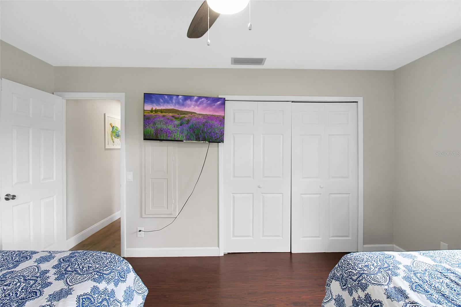 1127 De Leo Dr Property Photo 25