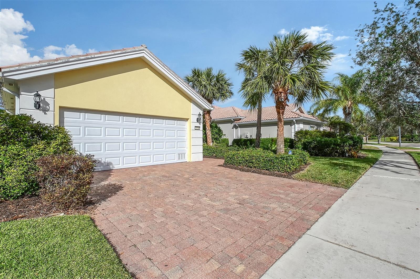 5759 Benevento Dr Property Photo 8