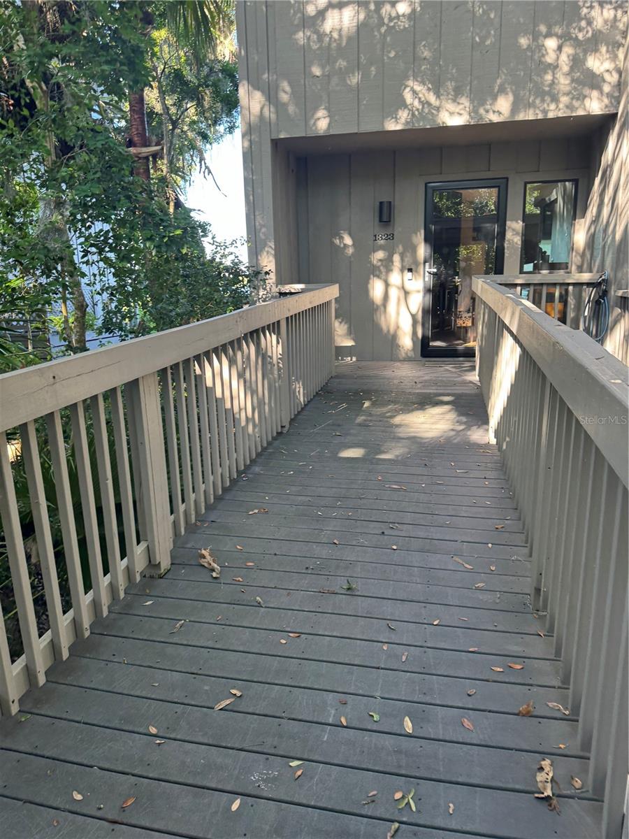 1323 LANDINGS DR #12 Property Photo 1