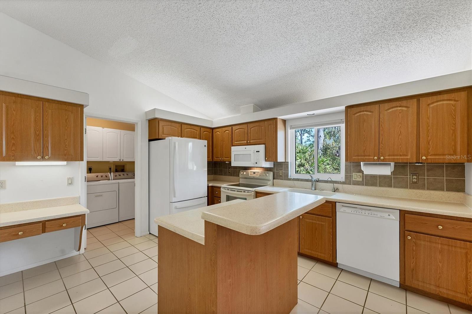 5607 Garden Lakes Majestic Property Photo 9