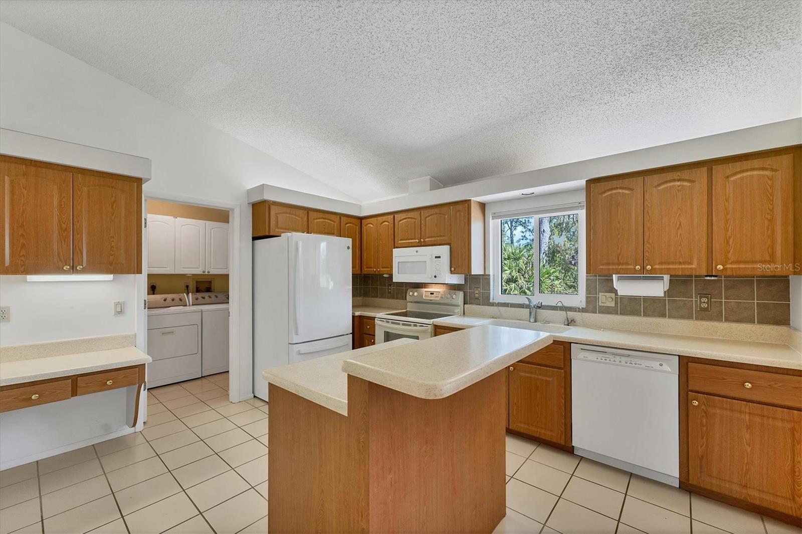 5607 Garden Lakes Majestic Property Photo 10
