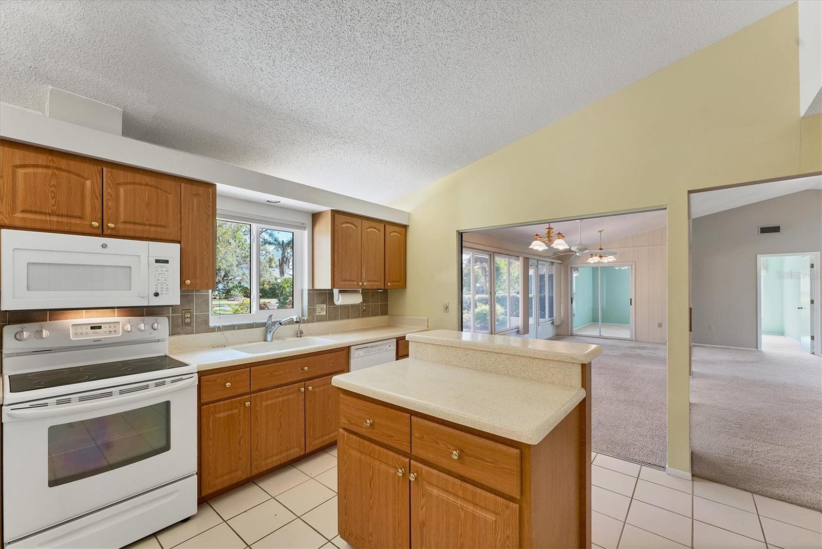 5607 Garden Lakes Majestic Property Photo 26