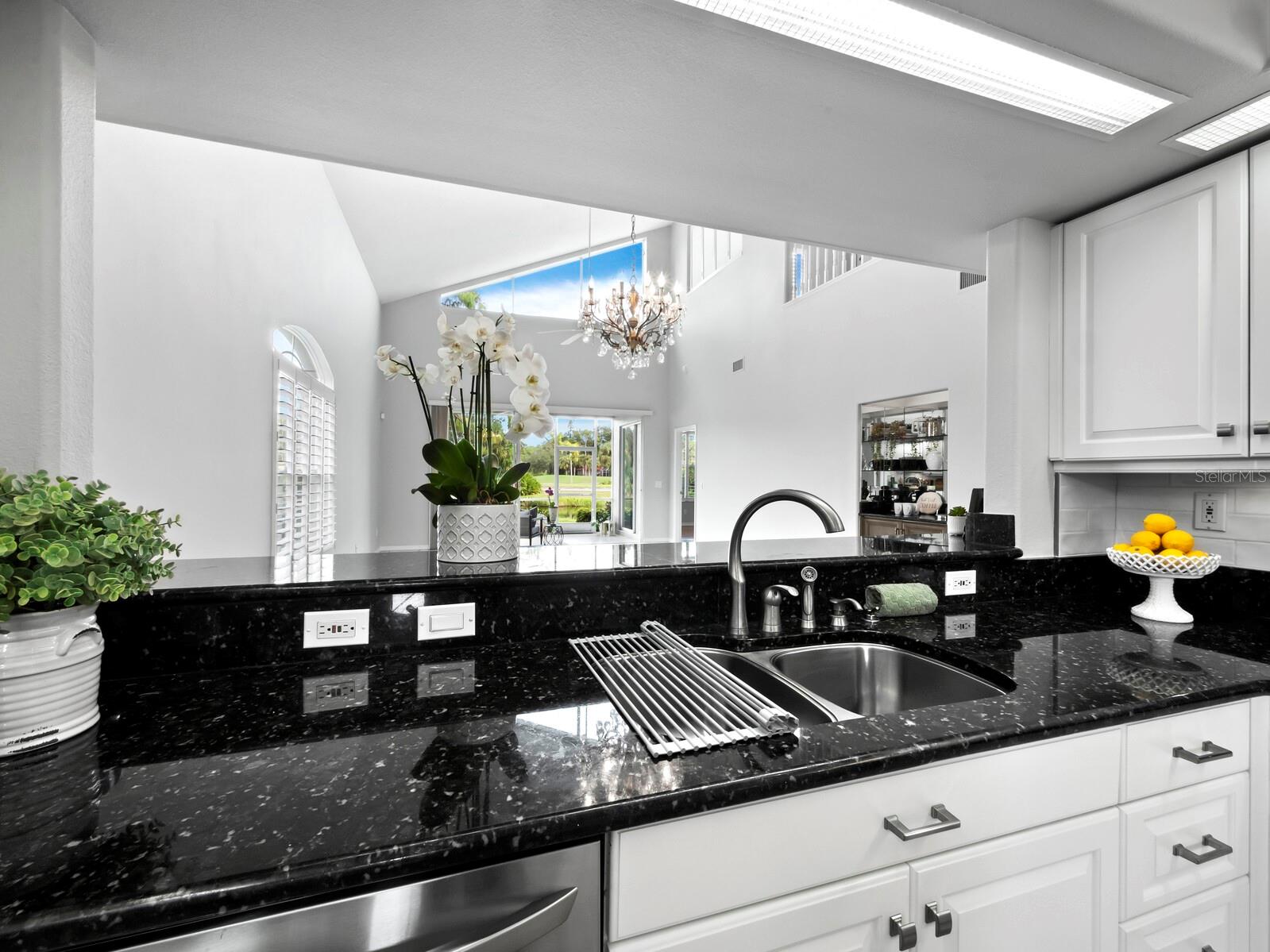 8737 Pebble Creek Ln Property Photo 13