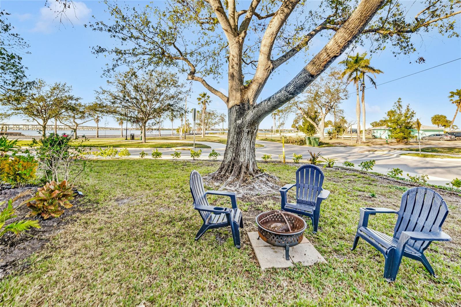 514 Riverside Dr E Property Photo 4