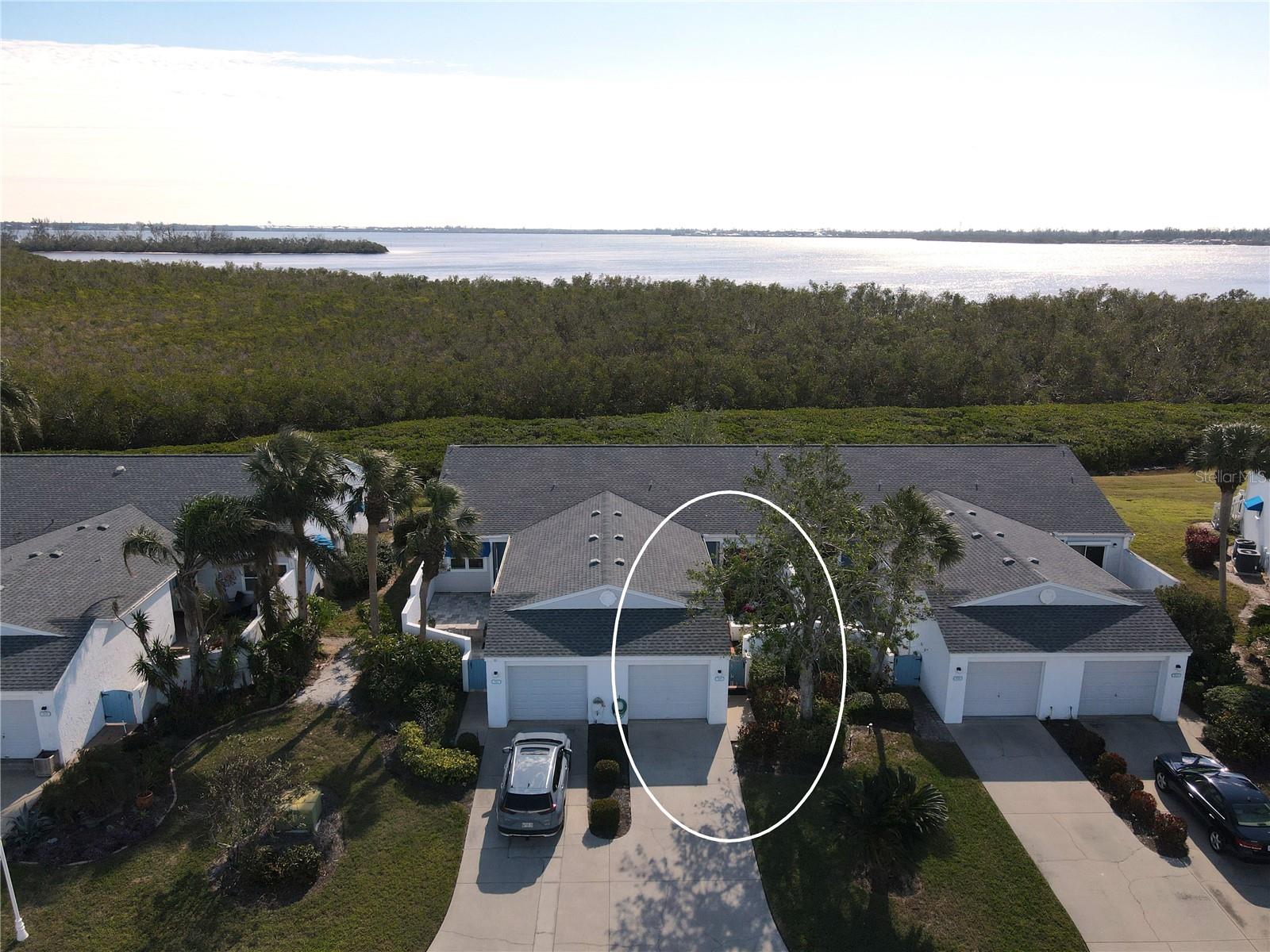 919 Waterside Ln Property Photo 1