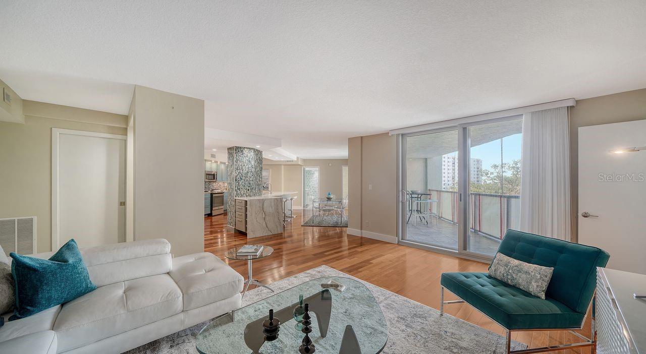 1111 N Gulfstream Ave #4e Property Photo 5