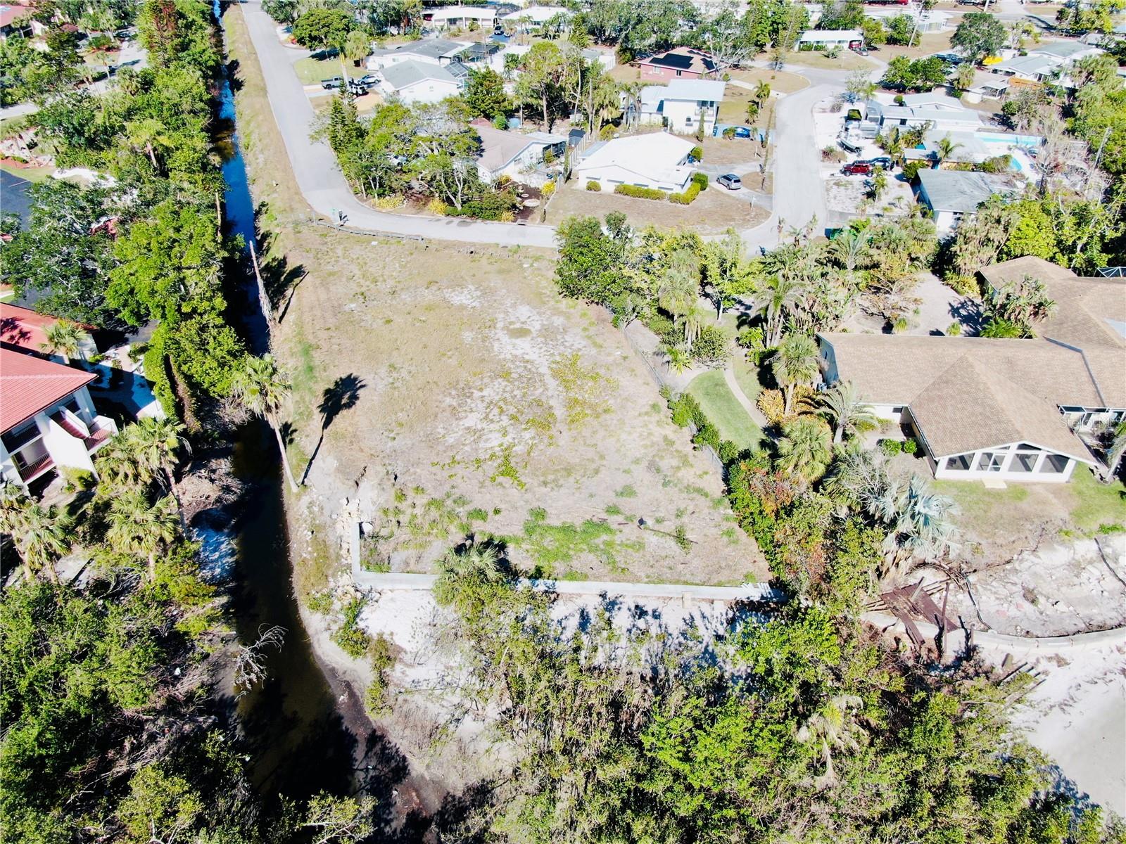 6649 Renssalaer Dr Property Photo 4