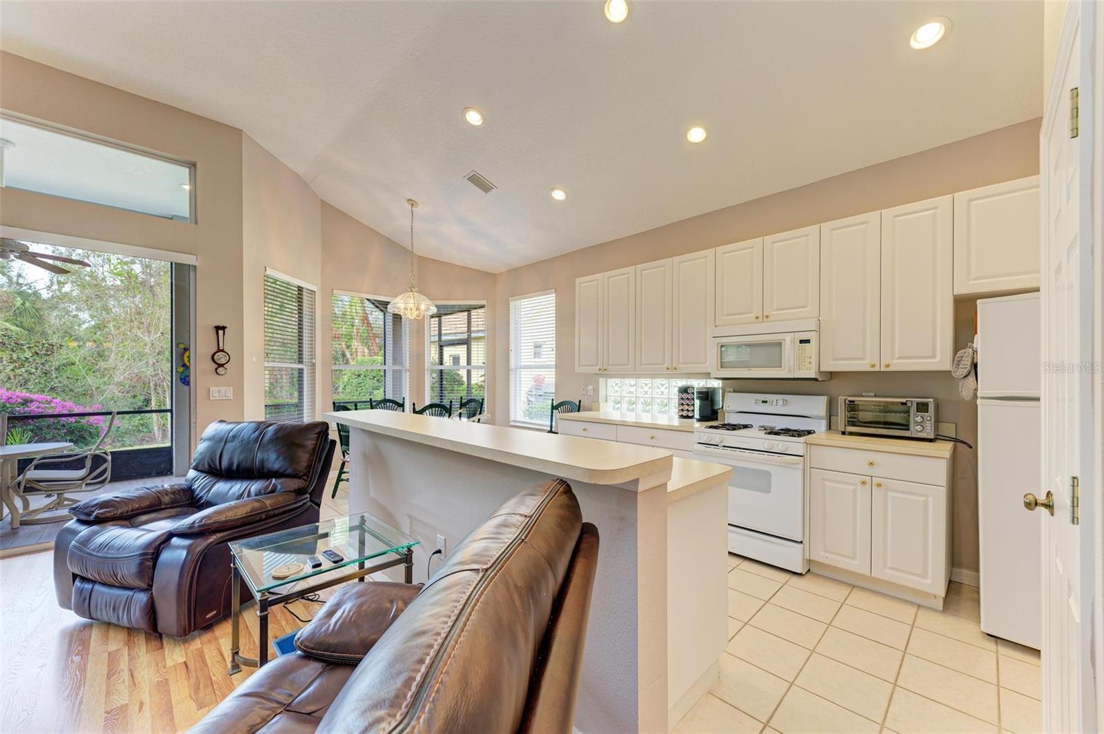 6710 Pebble Beach Way Property Photo 9