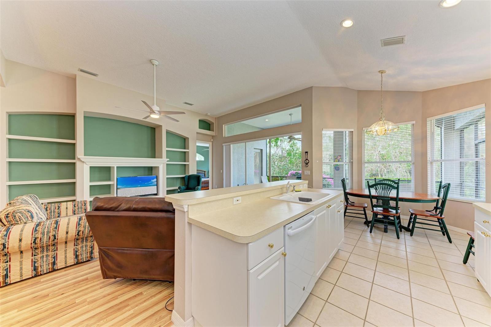 6710 Pebble Beach Way Property Photo 12