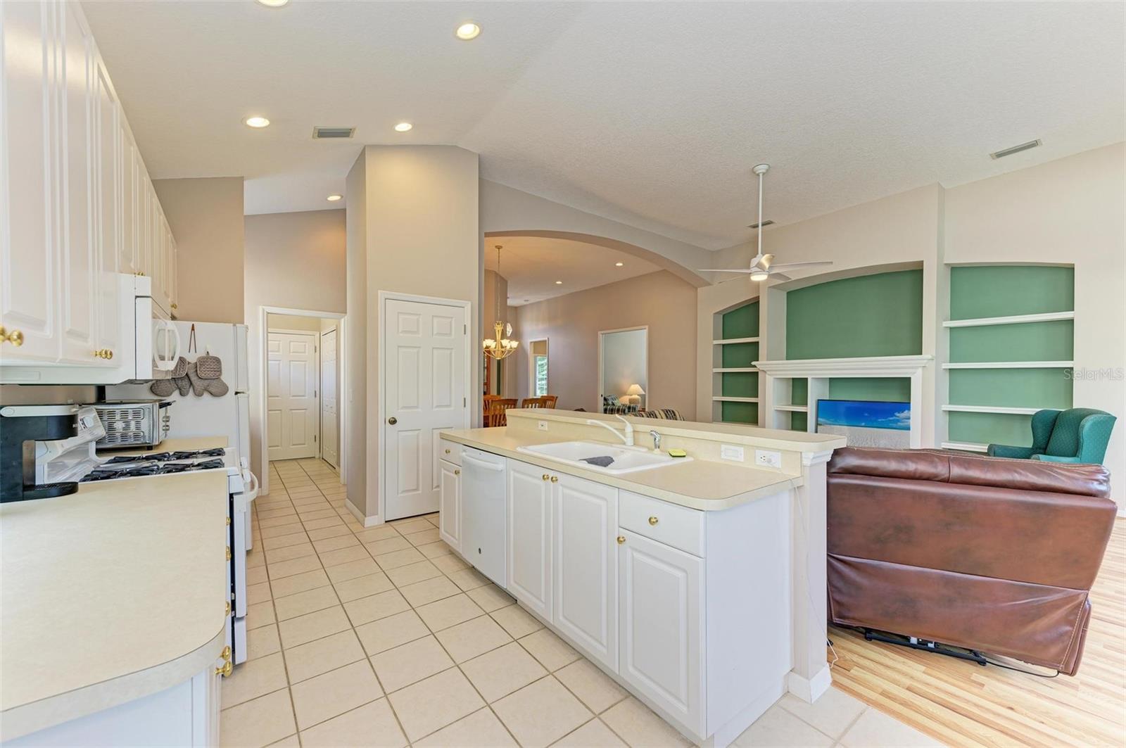 6710 Pebble Beach Way Property Photo 14