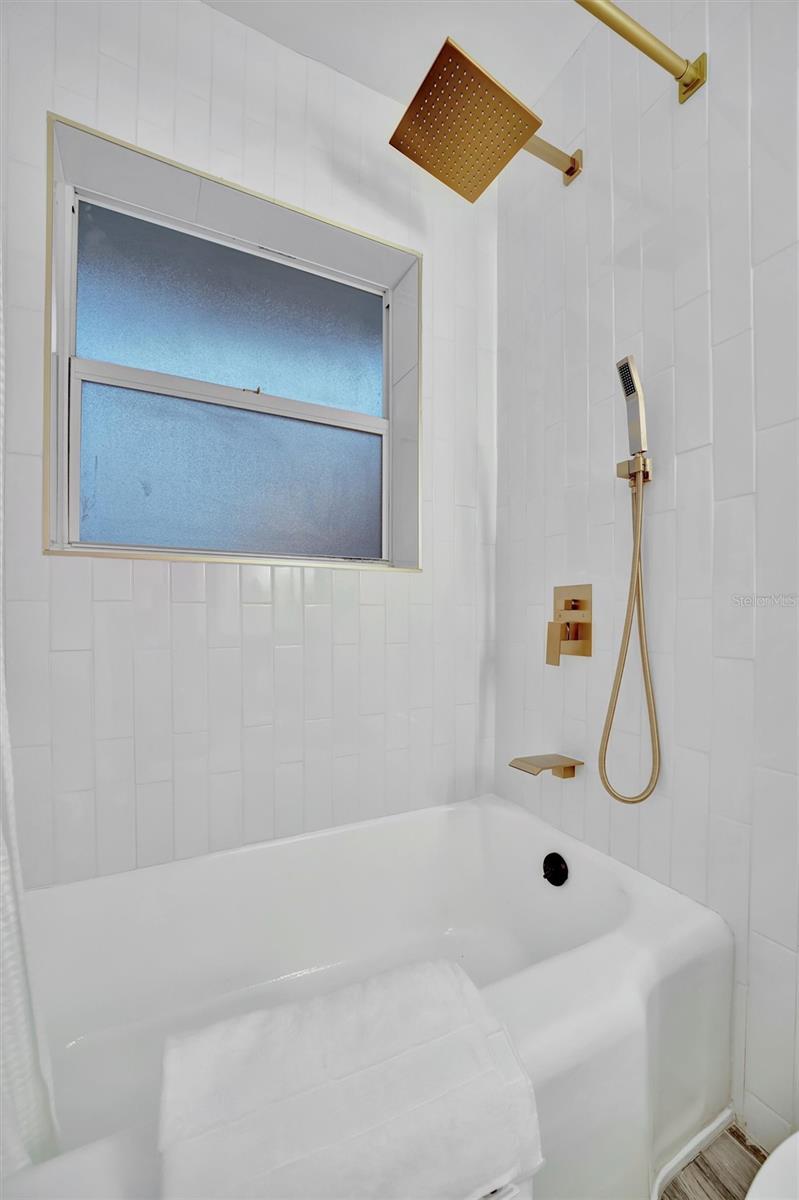 2713 4th Ave W Property Photo 27
