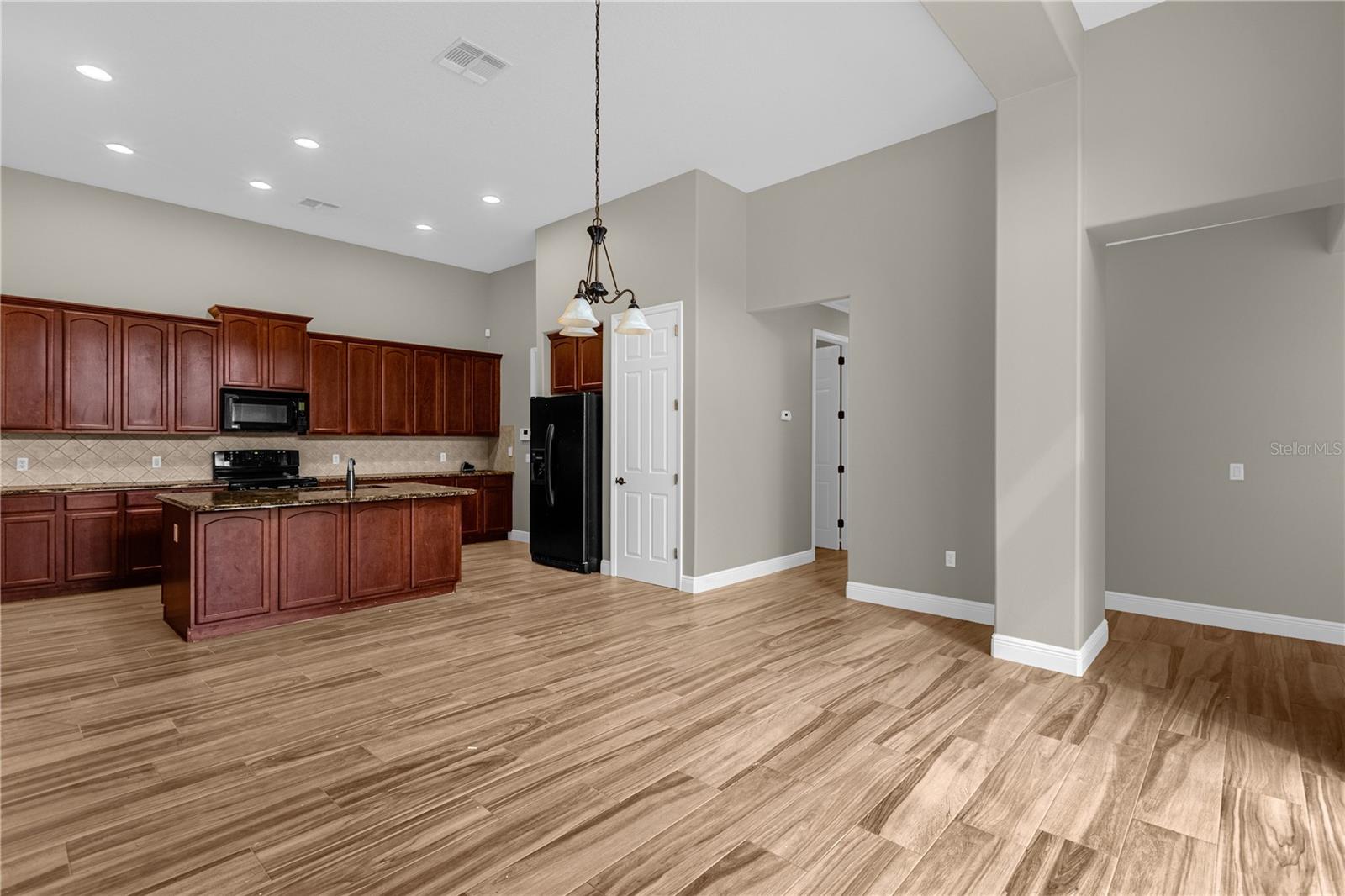 4014 Sunburst View Cir Property Photo 7